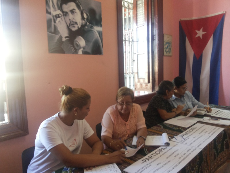 Colegio electoral No. 2, Circunscripción 10, Playa. Fotos del autor